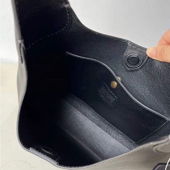 Coach Shoulder Bag 28 Maple in black - Picture 7 of 7